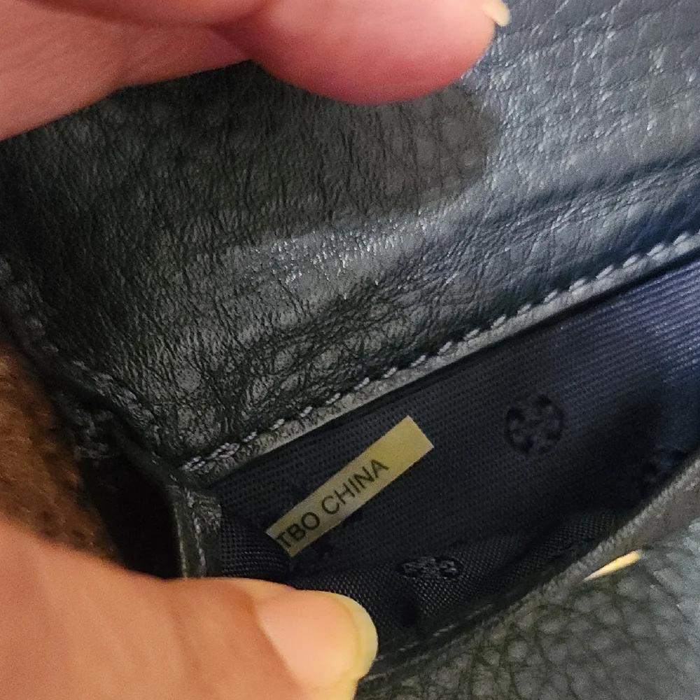 Tory Burch Leather Wallet with Gold Logo - Picture 5 of 11